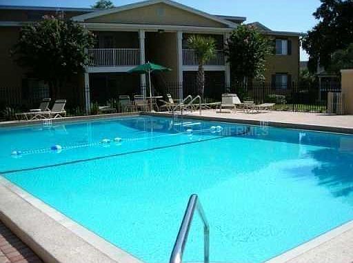 3rd image of 165 N Pearl Lake 204 Cswy