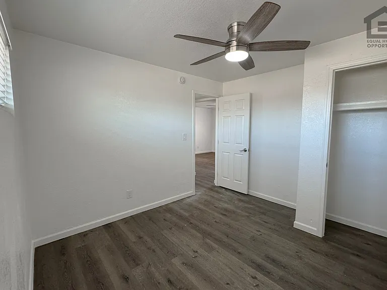 1320 N 48th Pl — Photo 12