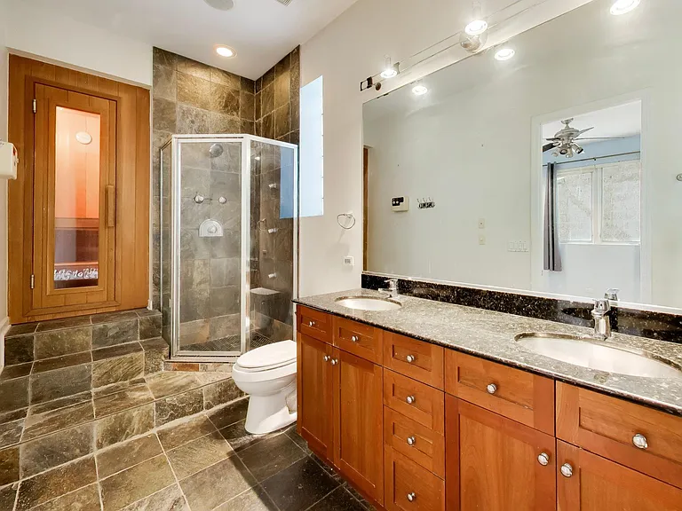 821 N Wood St #1 — Photo 16