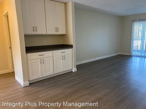 2nd image of 1010-1052 Clearbrook Ln #1035