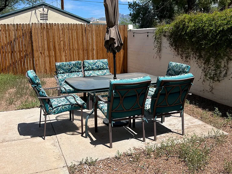 1213 E Spring St — Photo 14