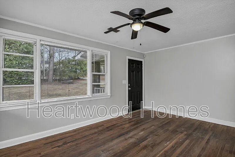 2 bed, 1.0 bath, 764 sqft, $1,050 — Photo 4