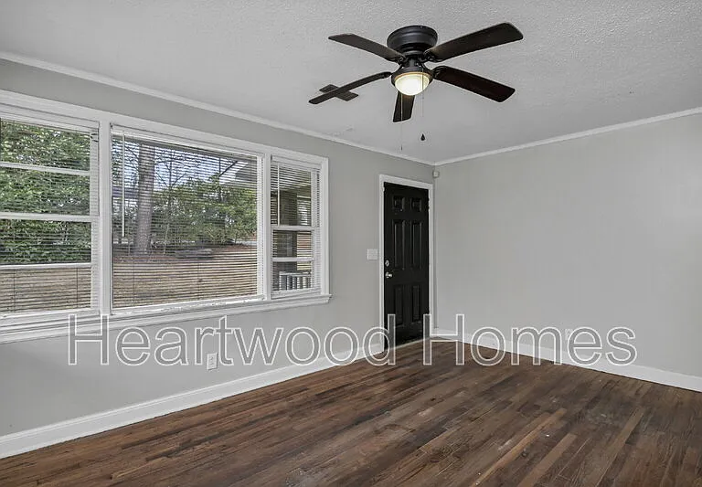 3300 Margrave Rd #B — Photo 4
