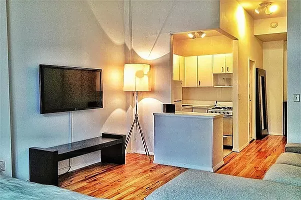 Rented by Buchbinder & Warren | media 3