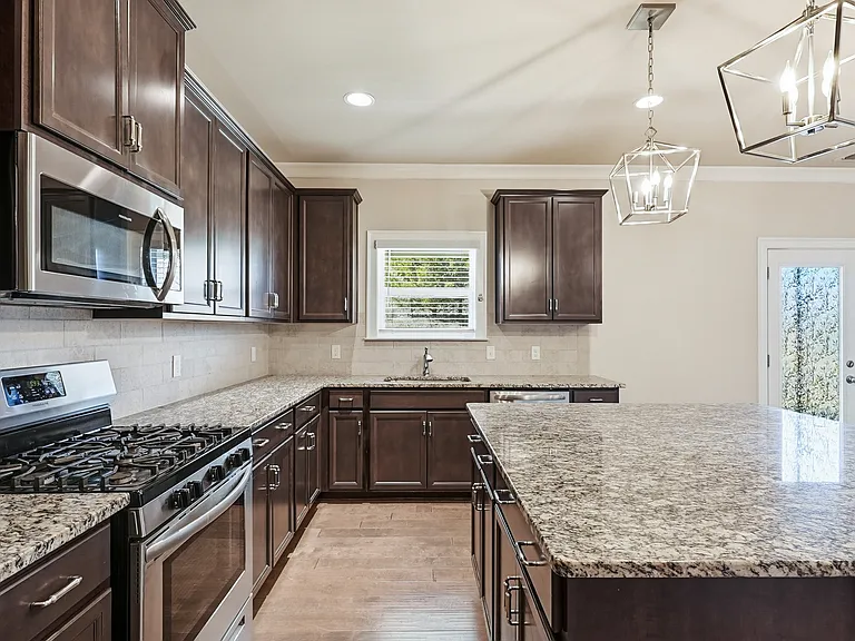 4582 Wellesley Dr — Photo 9
