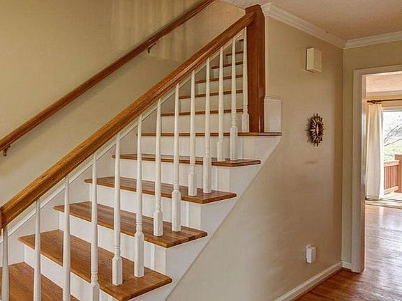 5th image of 1001 Wildbriar Pl