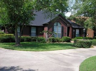 1821 Townhouse Dr, Monroe, LA 71201