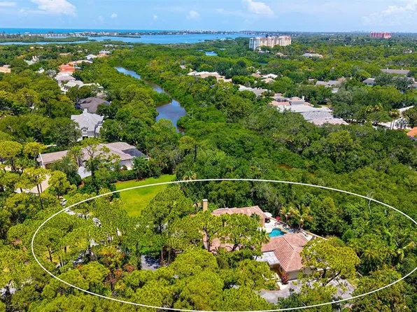 422 Blue Garden Ln, Osprey, FL 34229