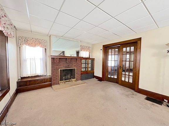 3rd image of 1151 Tuscarawas Ave NW