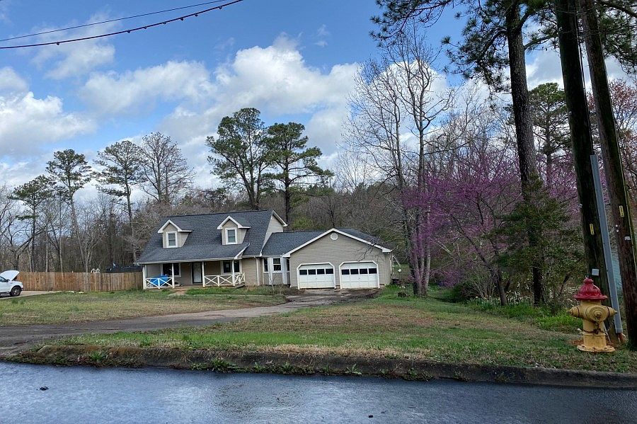 2nd image of 1743 Ault Dr