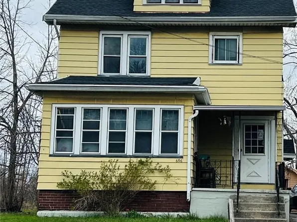 696 Emerson St, Rochester, NY 14613