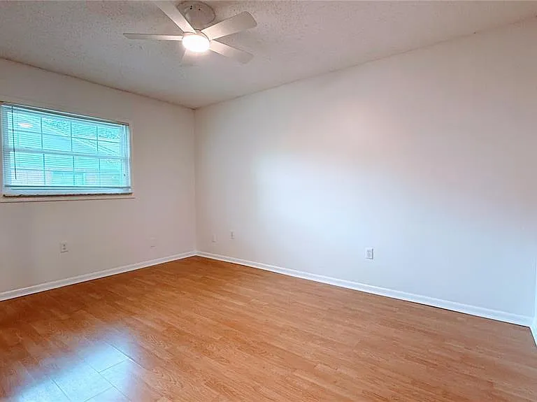 3429 S Polk Ave — Photo 8