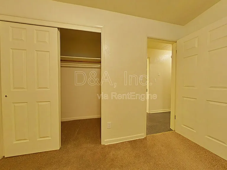 2709 NW Taylor Ave — Photo 7