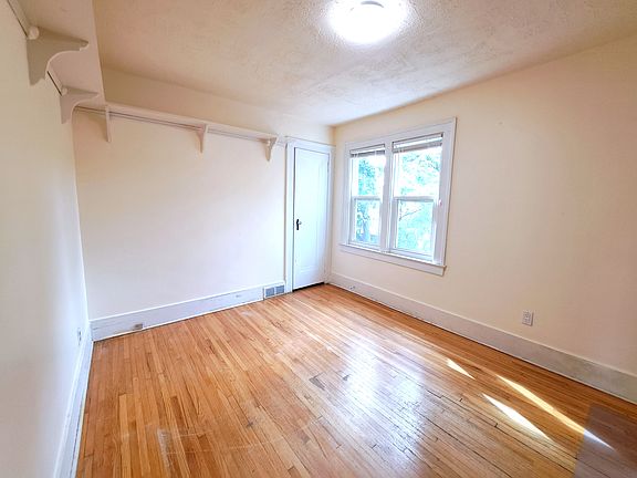 5th image of 431 Randolph Ave