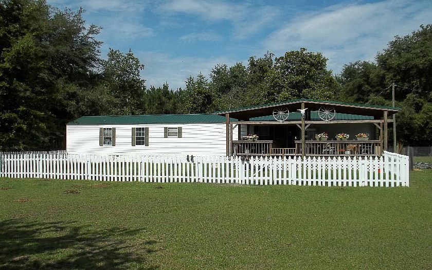 1st image of 592 SW Herschel Ct