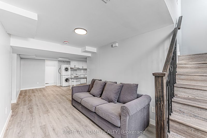 Ottawa House for rent - 3 Bedrooms — photo 4