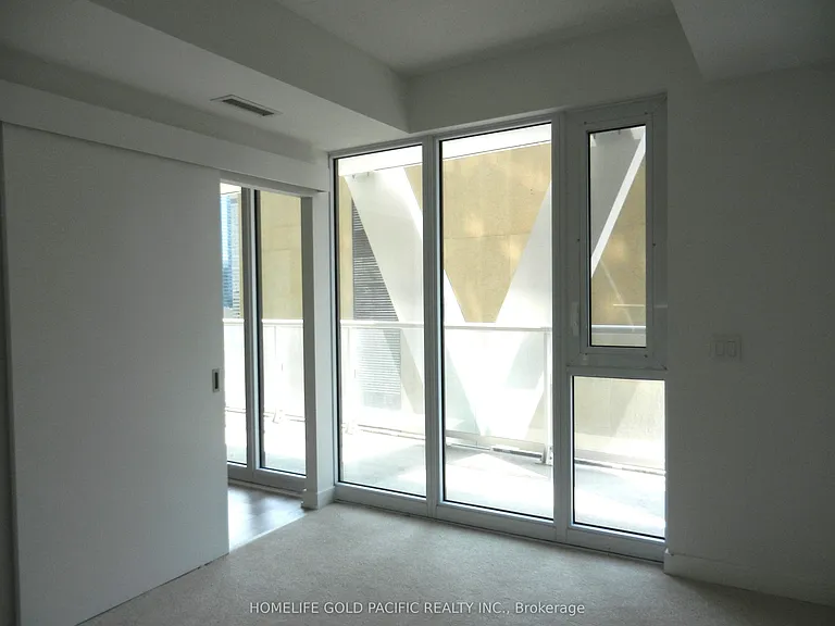 230 Simcoe St #1333 — Photo 12