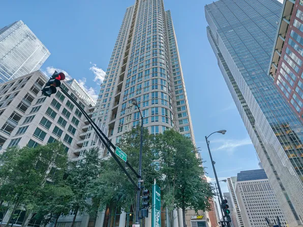 345 N La Salle Dr, Chicago, IL
