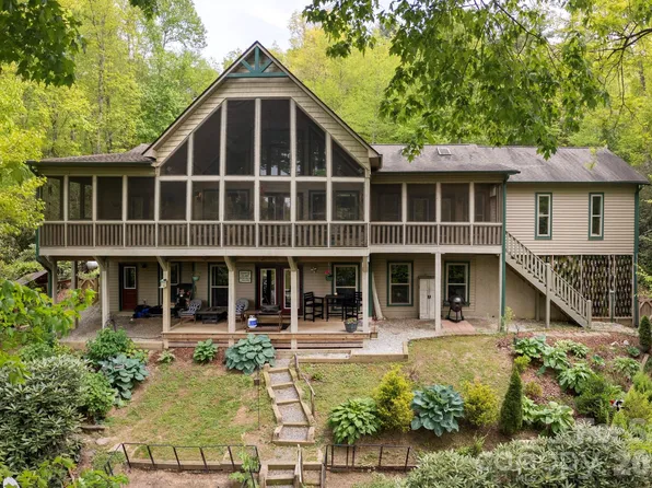 149 Hiwassee Rd, Lake Toxaway, NC 28747