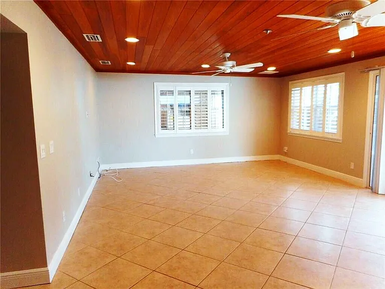 1903 Robalo Dr — Photo 6