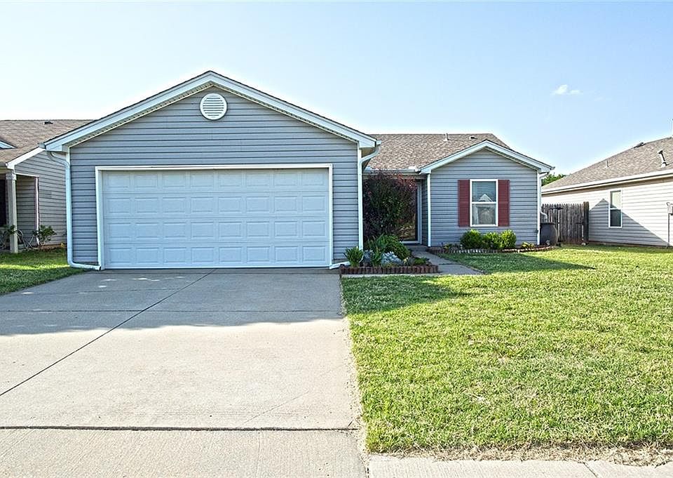 1st image of 521 Leopard Lily Dr