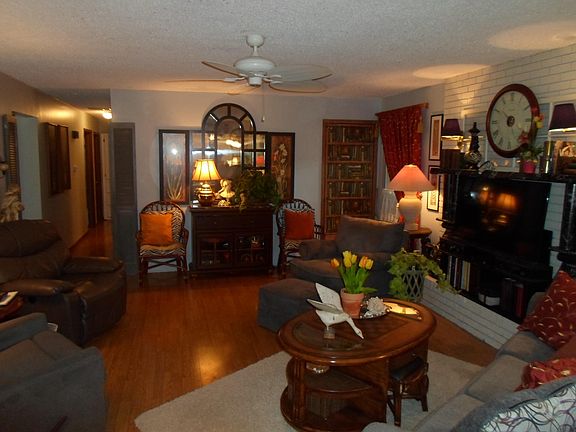 4th image of 1512 E Buena Vista St