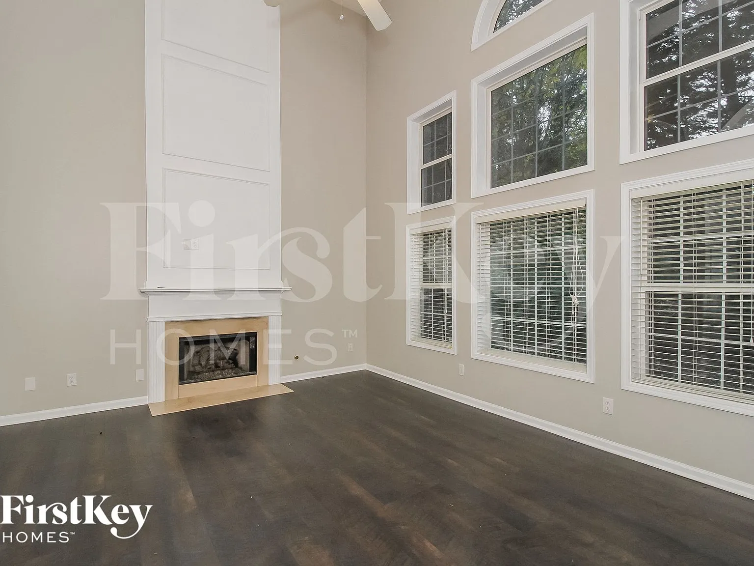 3 bed, 2.5 bath, 2385 sqft, $2,960 — Photo 2