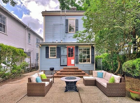 FANTASTIC BACKYARD! GREAT FOR ENTERTAINING FAMILY AND FRIENDS. PATIO IS GREAT FOR BBQUES, CRAWFISH BOILS, OR JUST TO SIT AROUND AND HAVE A GLASS OF WINE AFTER A HARD DAYS WORK.