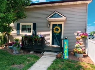100 W 4th St, Brookston, IN 47923