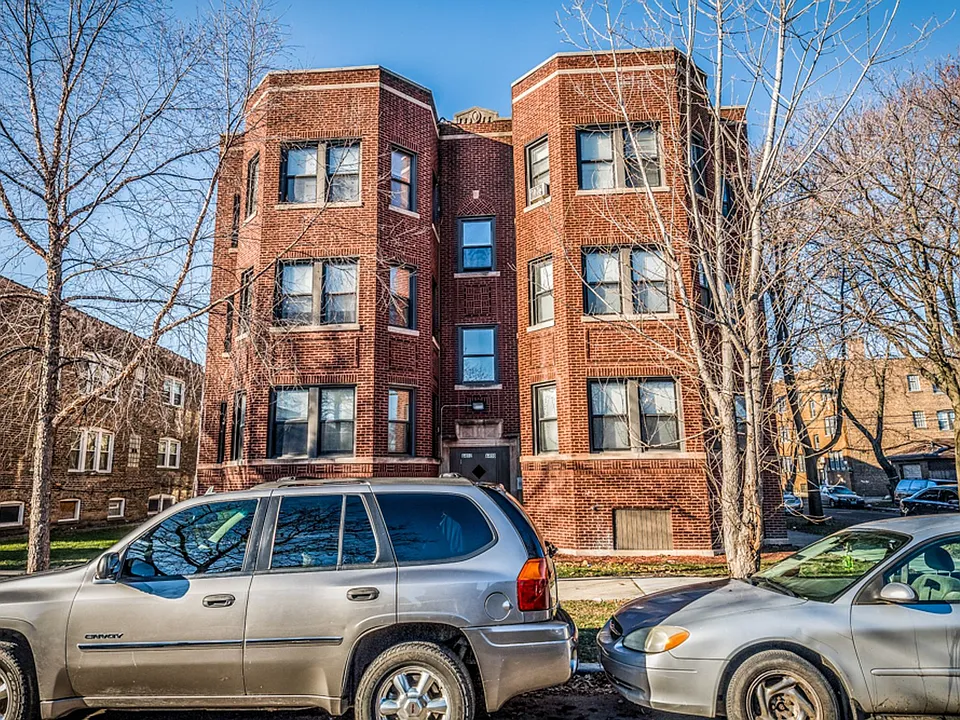 6400 S Rockwell