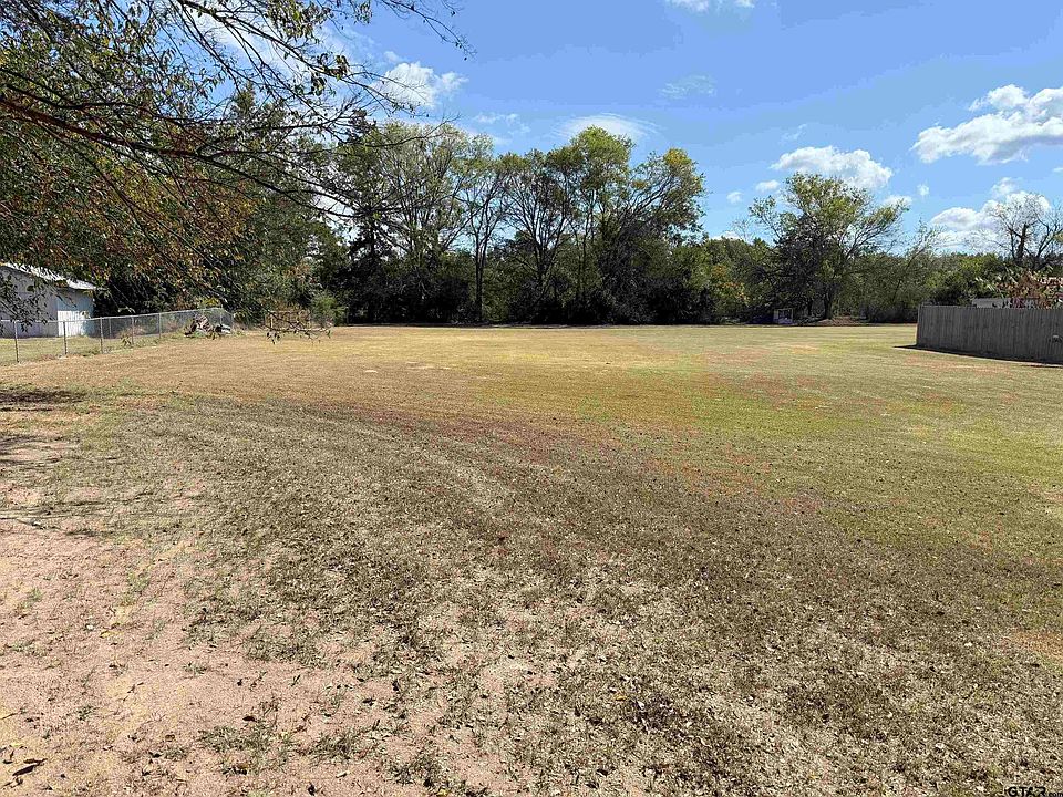 2nd image of 507 Live Oak St Lot 10-12