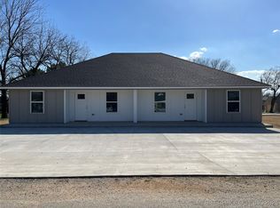 311 W Wilson Ave, Calera, OK 74730