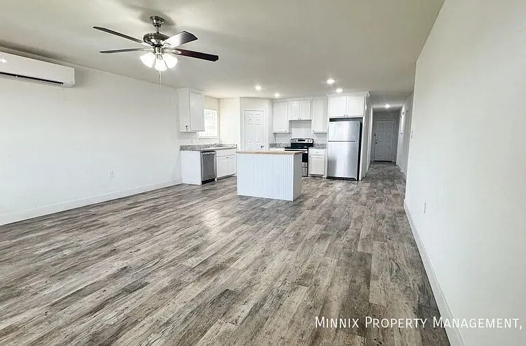 1519 E 14th St — Photo 10