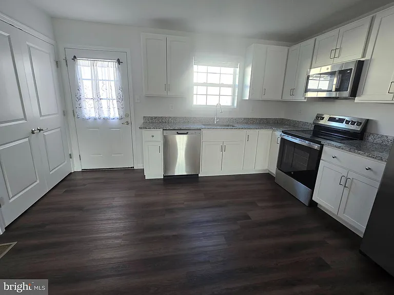 14 Snowdrop Ct — Photo 3