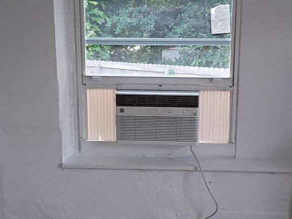 4th image of 637 S Main St Unit C