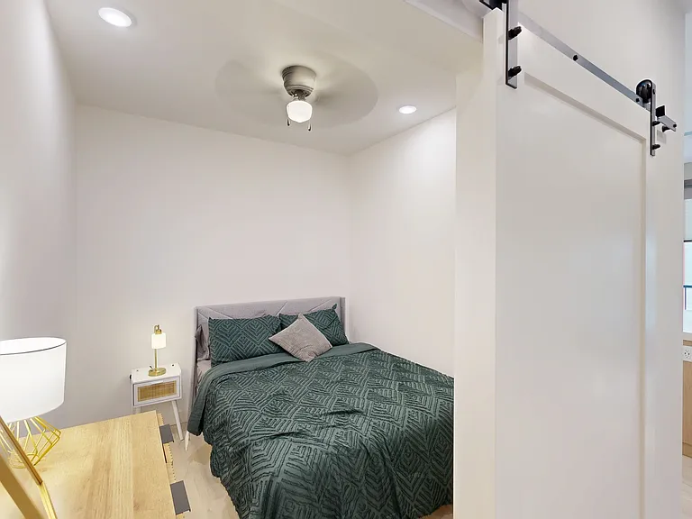 3910 Warwick Blvd #1 — Photo 2