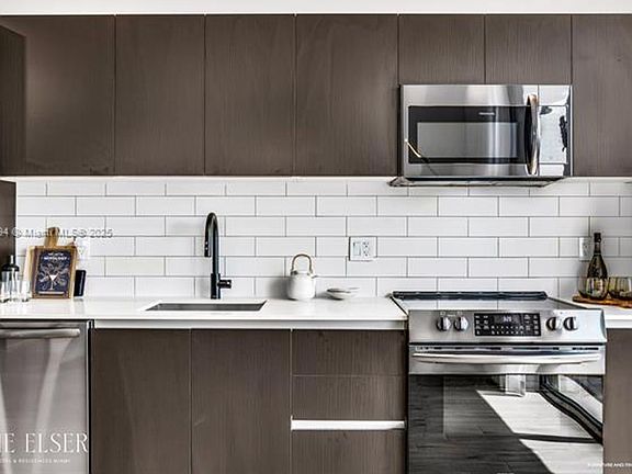 4th image of 398 NE 5th St #2101
