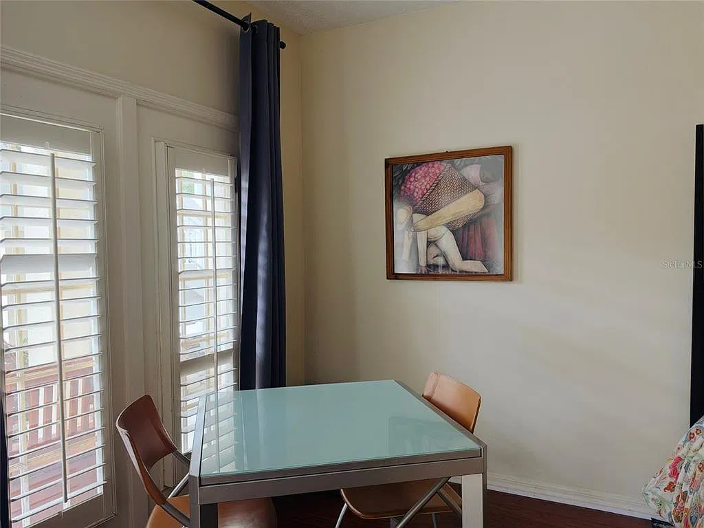 1 bed, 1.0 bath, 300 sqft, $1,300 — Photo 3