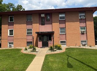 106 N Gregory St, Urbana, IL 61801