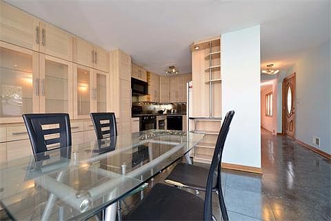 3rd image of 107 Giffords Ln
