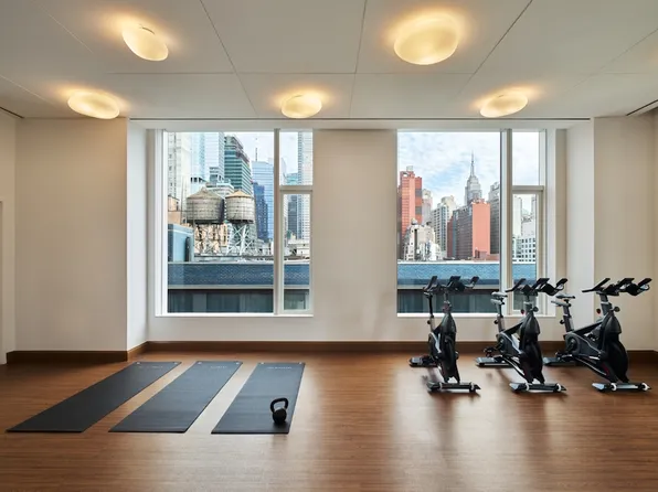 550 10th Avenue image 5 of 12