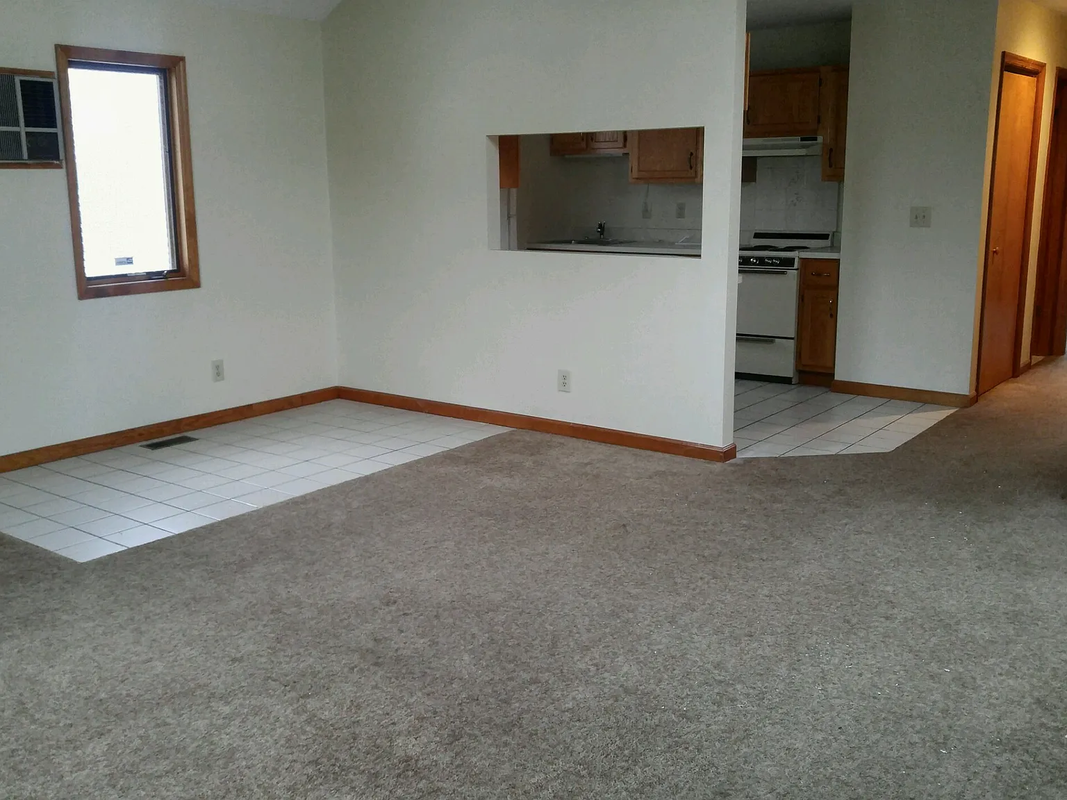 1 bed, 950 sqft, $1,150 — Photo 4