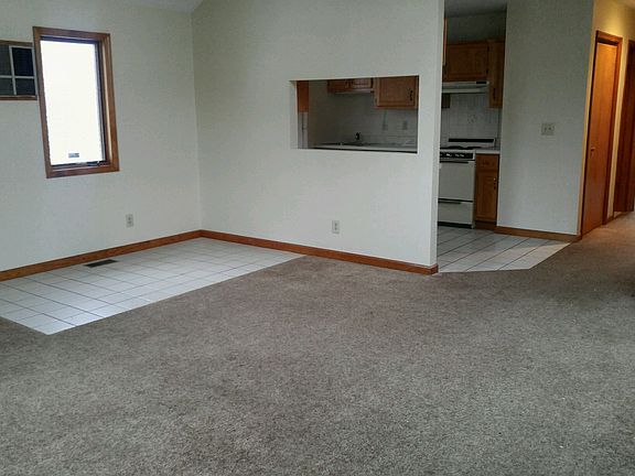 4th image of 136 Marlborough Rd #1