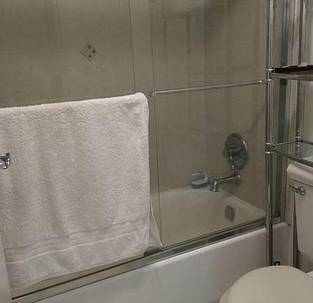 4th image of 100 Bayview Dr APT 419