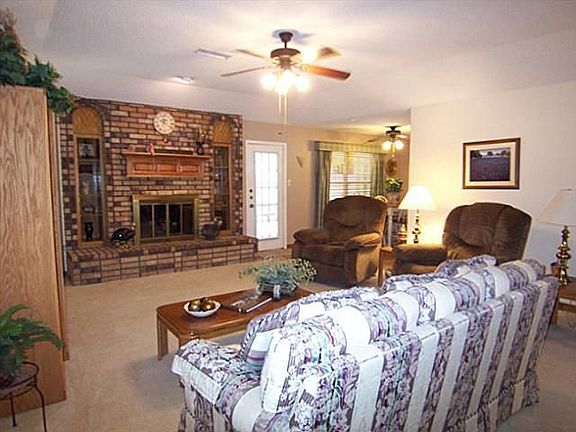 4th image of 4757 Royal Crest Dr