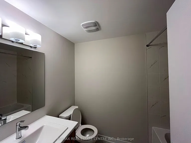 540 Oldenburg Ave — Photo 10