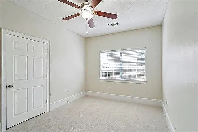 4 bed, 2.0 bath, 2035 sqft, $2,200 — Photo 4