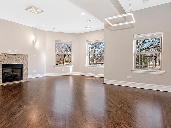 3rd image of 5244 S King Dr APT 2N