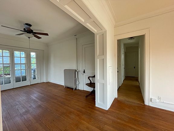 3rd image of 406 N Prairie St #10