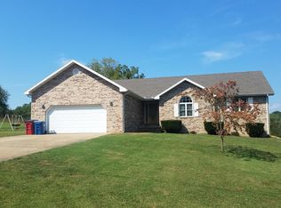 1101 Lake Road Dr, Cassville, MO 65625